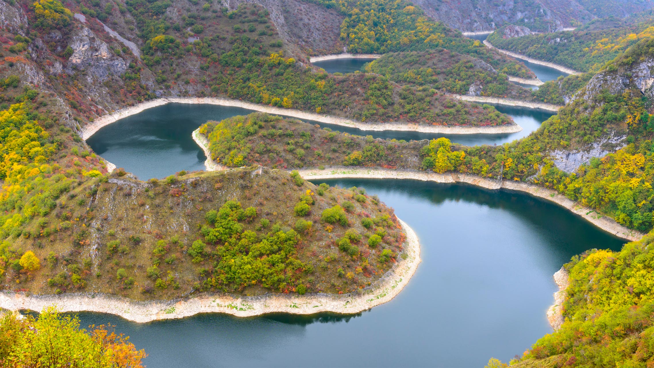 Реки и озера бразилии 7 класс. Реки и озера Китая. Река Увац. Внутренние воды Китая. Крупные реки и озера Китая.